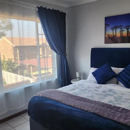 Faerie Glen Heights-No Load Shedding Apartment Pretoria Exterior photo