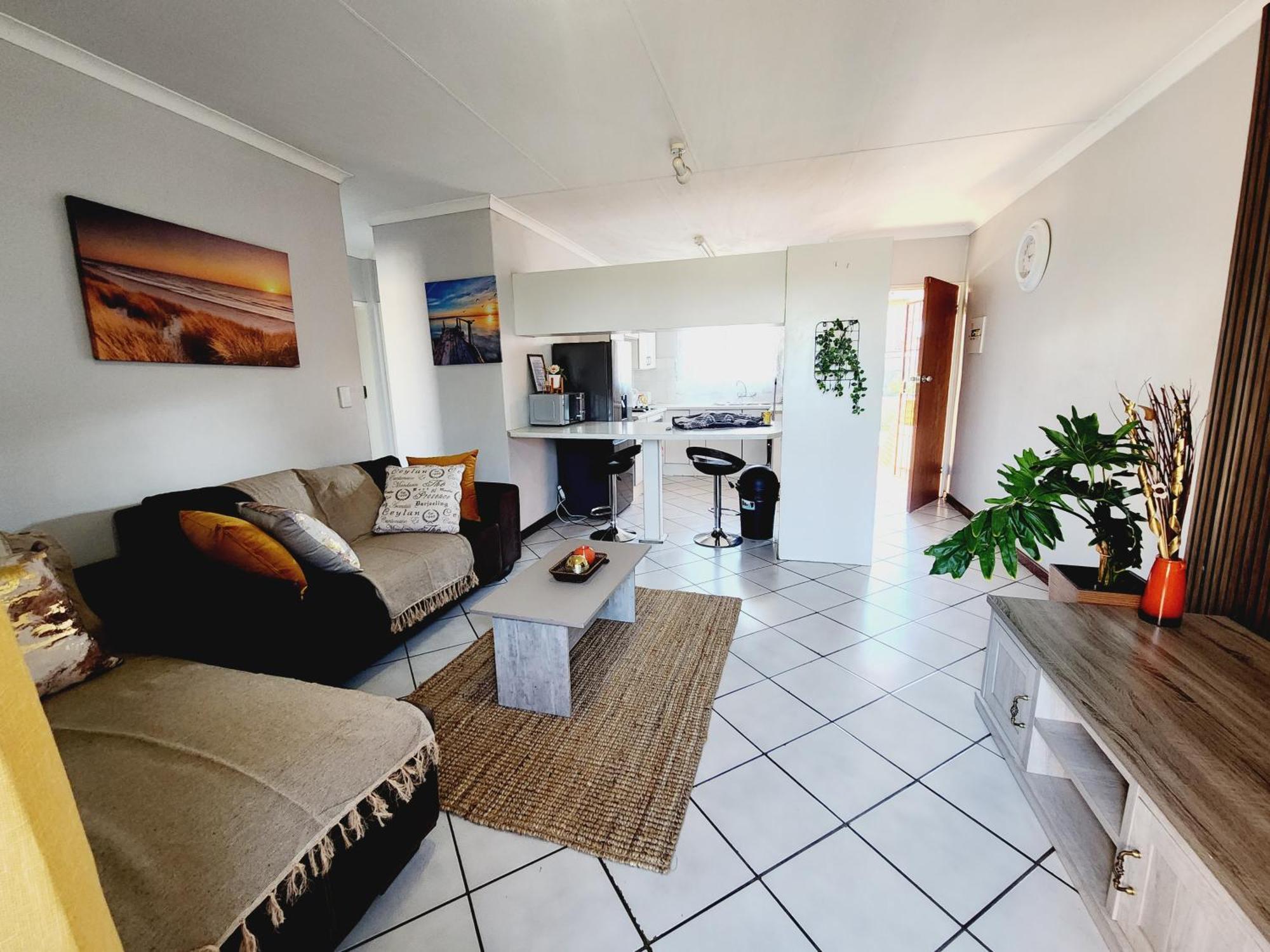 Apartment Faerie Glen Heights-no Load Shedding