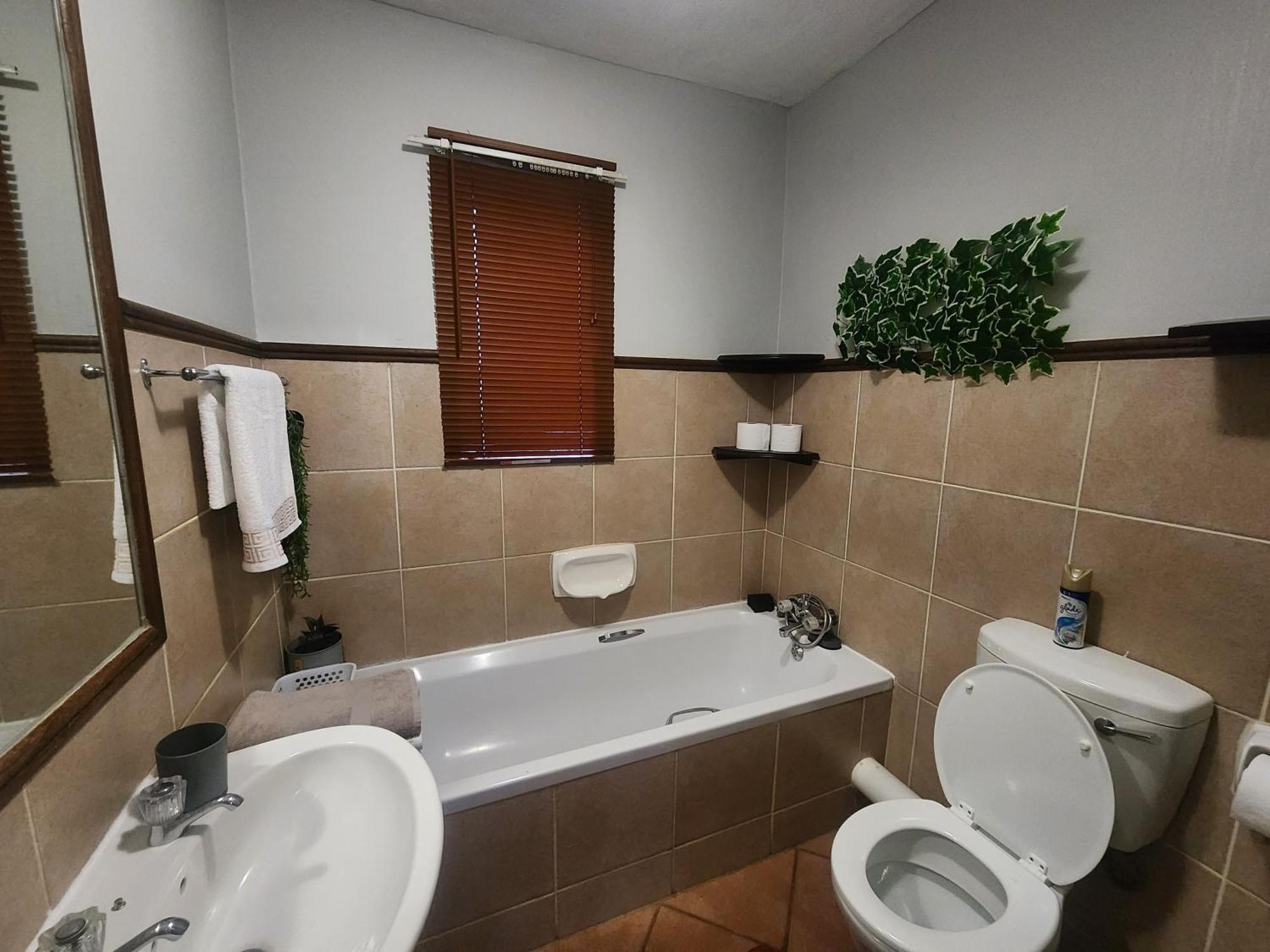 Apartment Faerie Glen Heights-no Load Shedding